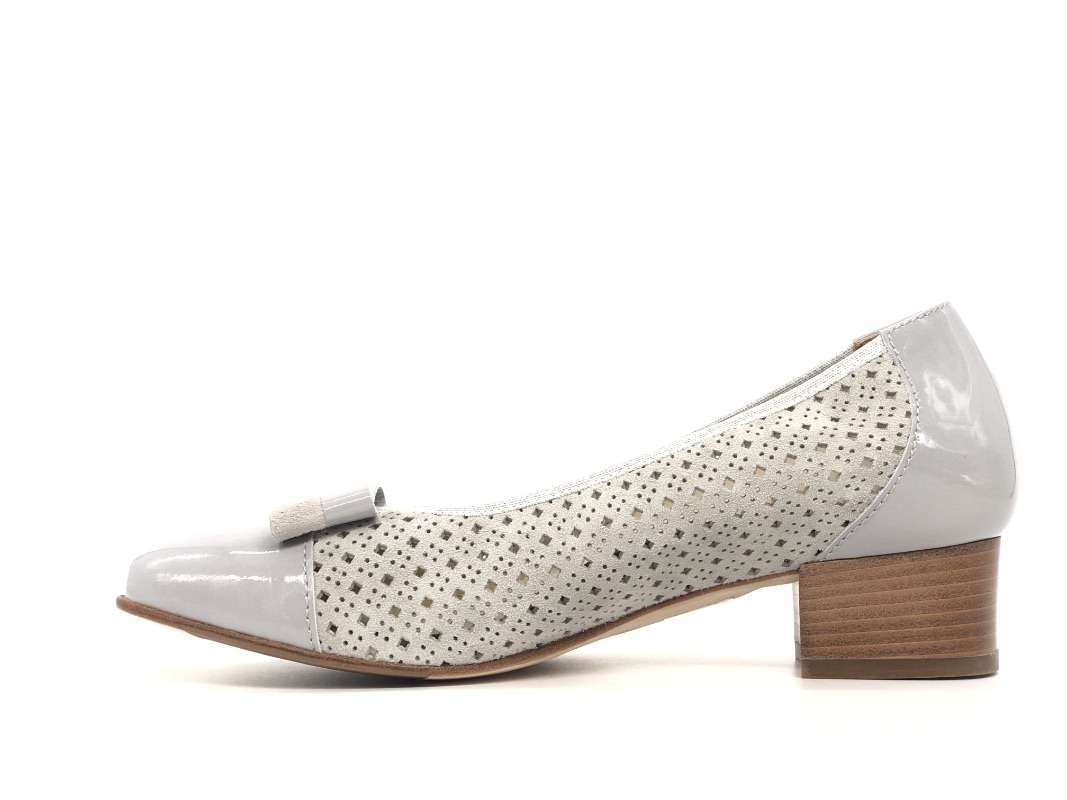COMODAIDEA Décolleté grigio in suede traforata a laser e vernice - Image 2