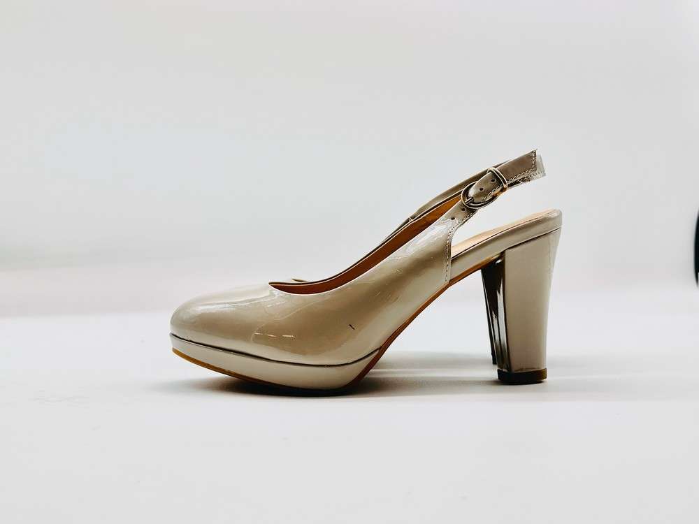 IGI & CO.. Slingback con plateau in vernice beige - Image 3