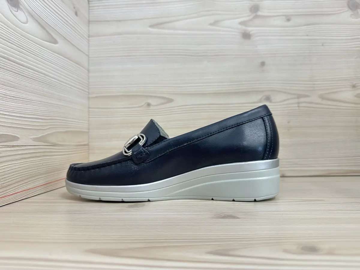 Cinzia Soft mocassino donna pelle blu zeppa leggera comfort - Image 5