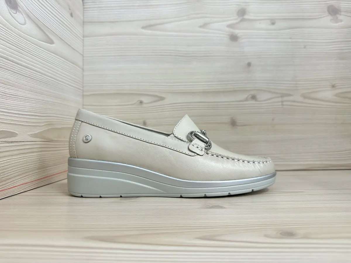 Cinzia Soft mocassino donna pelle beige zeppa leggera comfort - Image 4