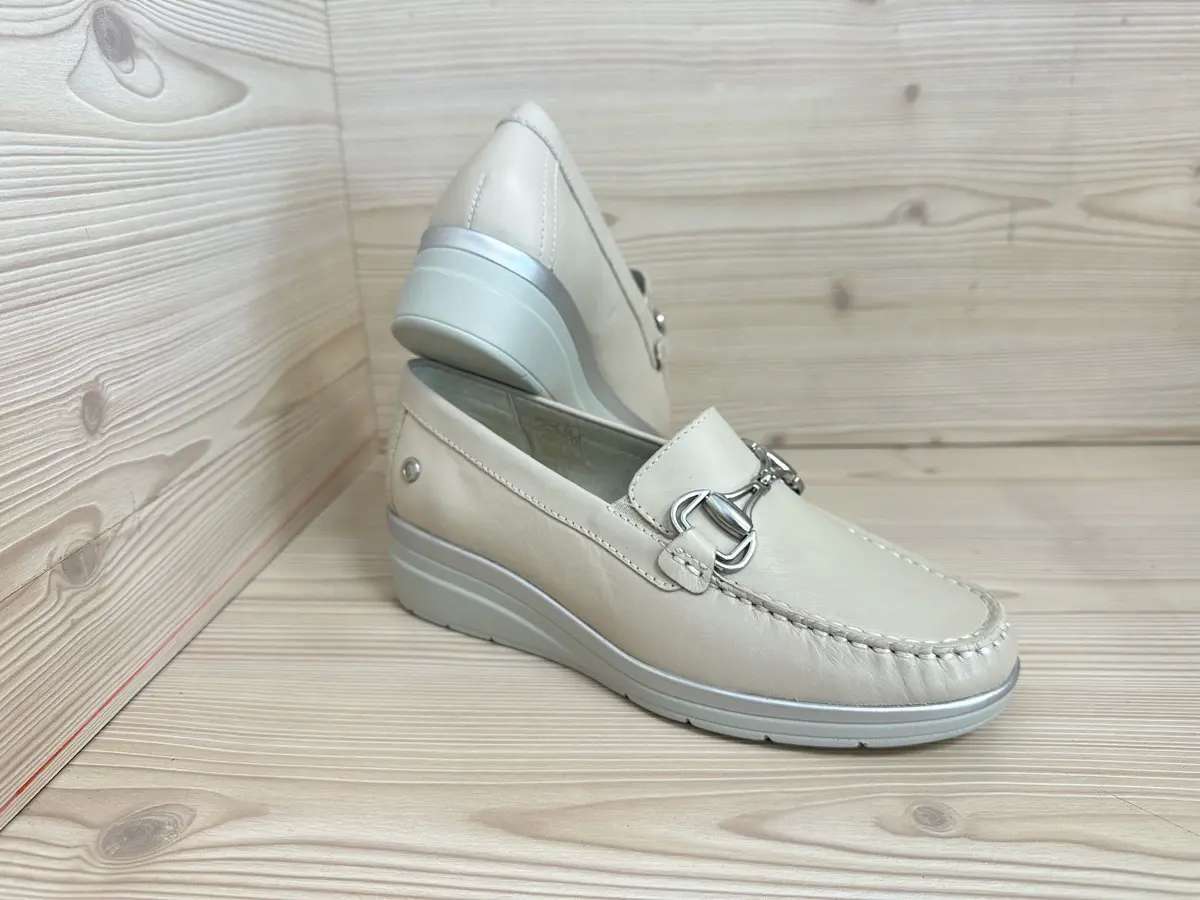 Cinzia Soft mocassino donna pelle beige zeppa leggera comfort - Image 6