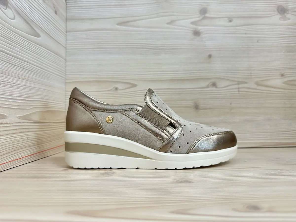 Cinzia Soft scarpa donna pelle beige traforata zeppa leggera comfort - Image 4
